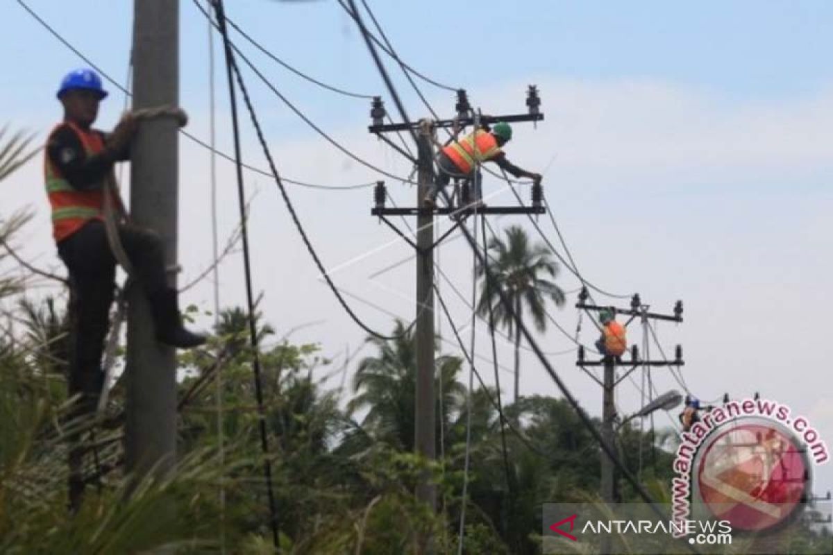 Kemendagri : sebanyak 14 ribu desa belum menikmati listrik