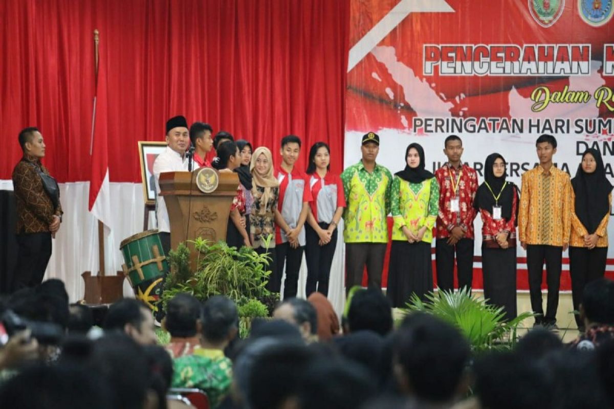 Jangan takut menghadapi perkembangan teknologi, kata Gubernur Kalteng