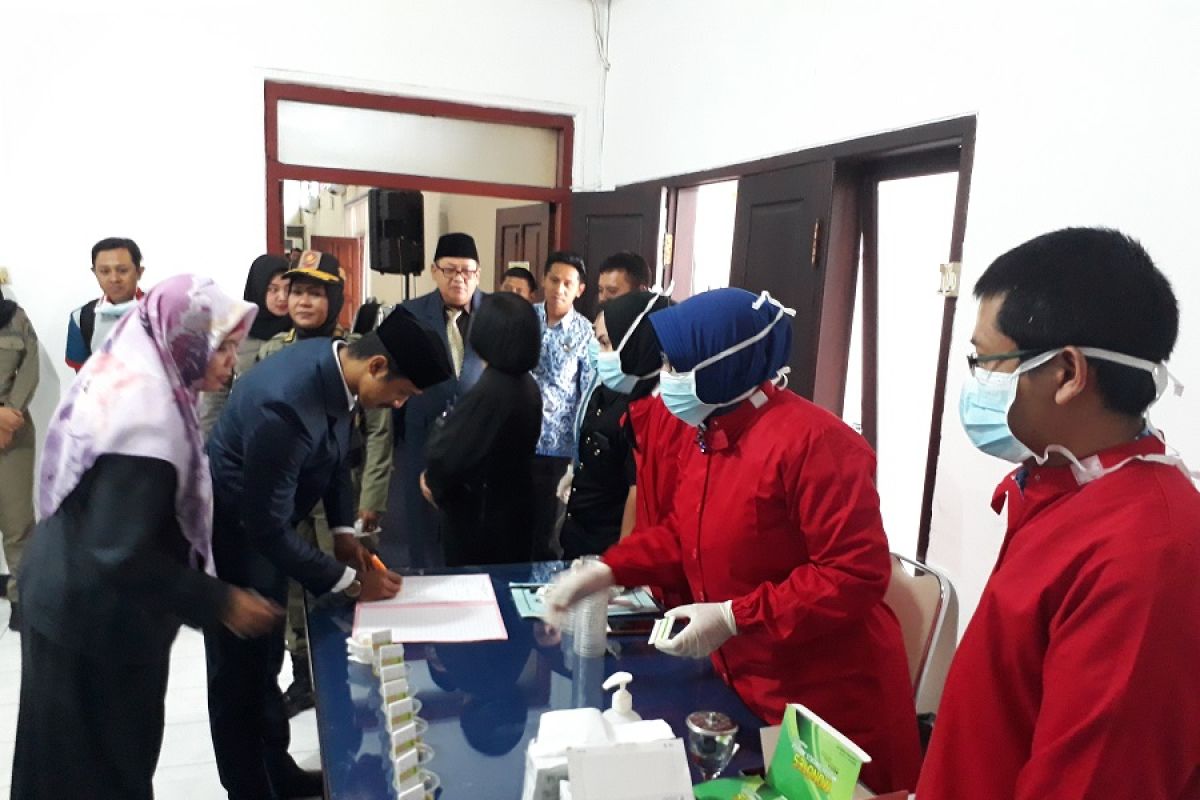 Anggota DPRD Kota Blitar jalani tes urine
