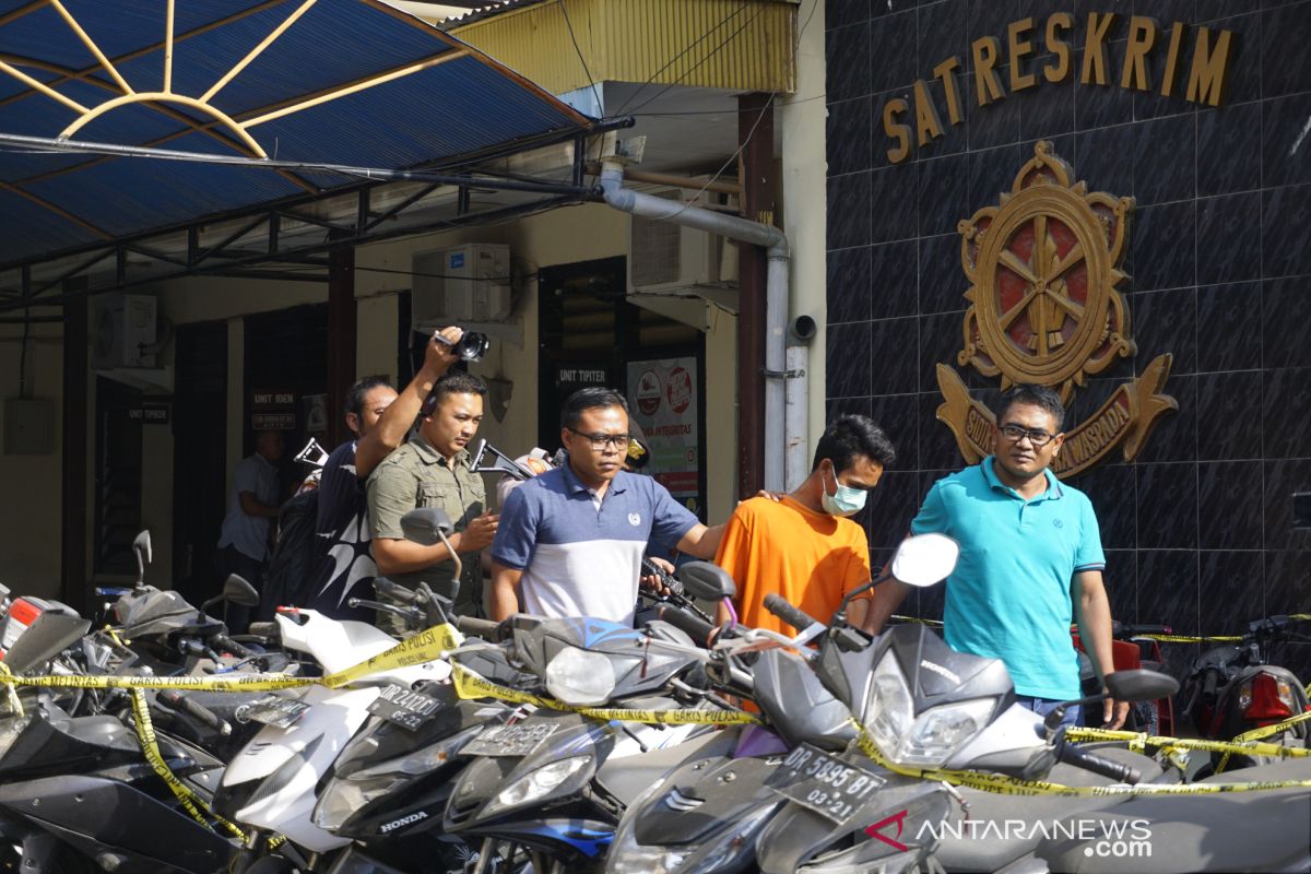 Polisi mengungkap aliran korupsi dana rehabilitasi gempa Desa Sigerongan