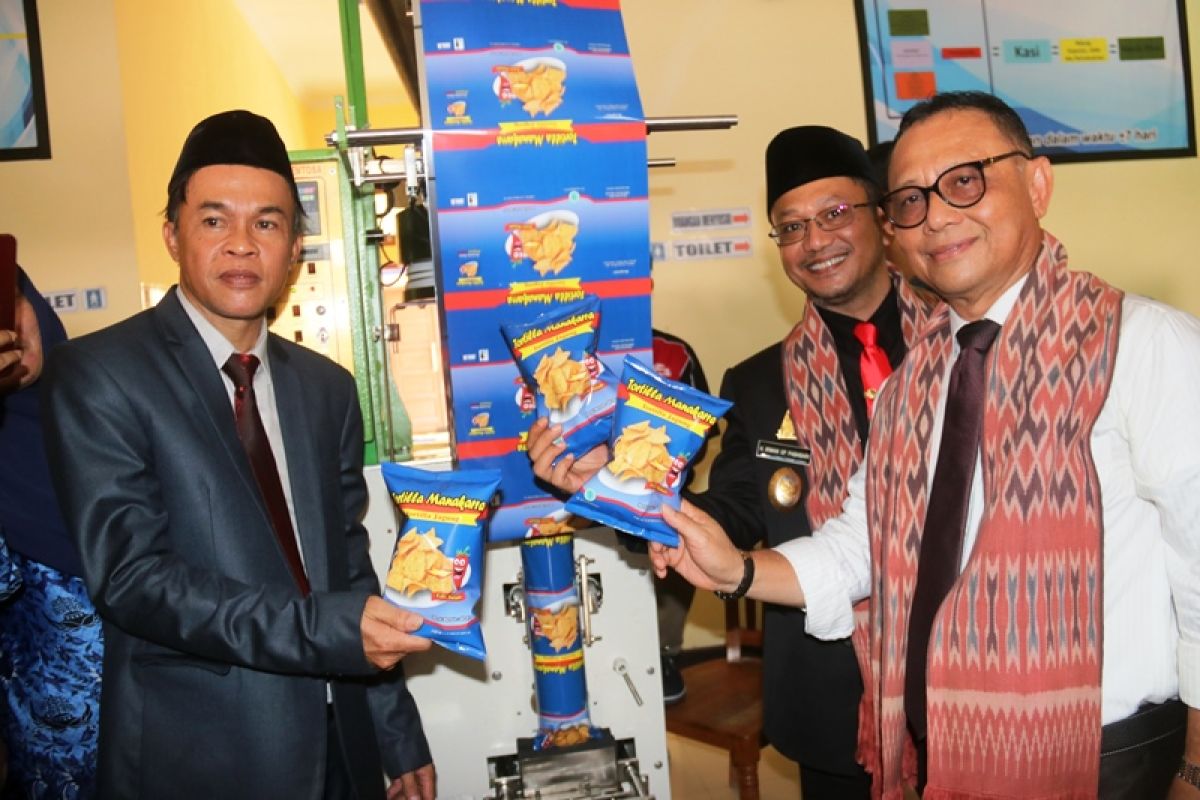 Bupati Mamuju dukung penyaluran produk ekonomi kreatif masuk pasar modern