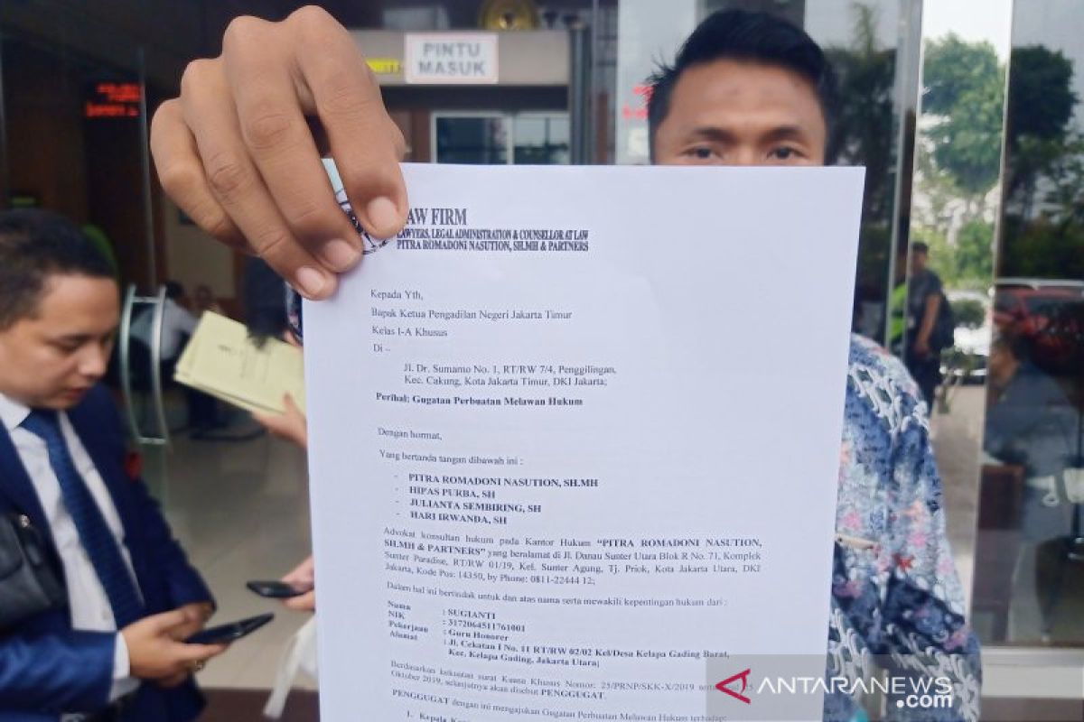 Sugianti, guru honorer yang gugat Tjahjo Kumolo Rp5 miliar