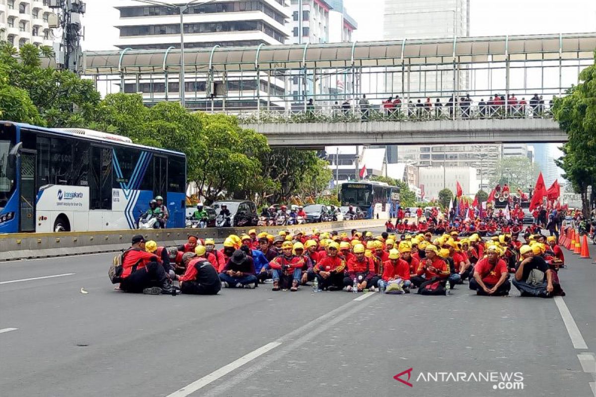 Pedemo mulai tutup jalan M.H Thamrin