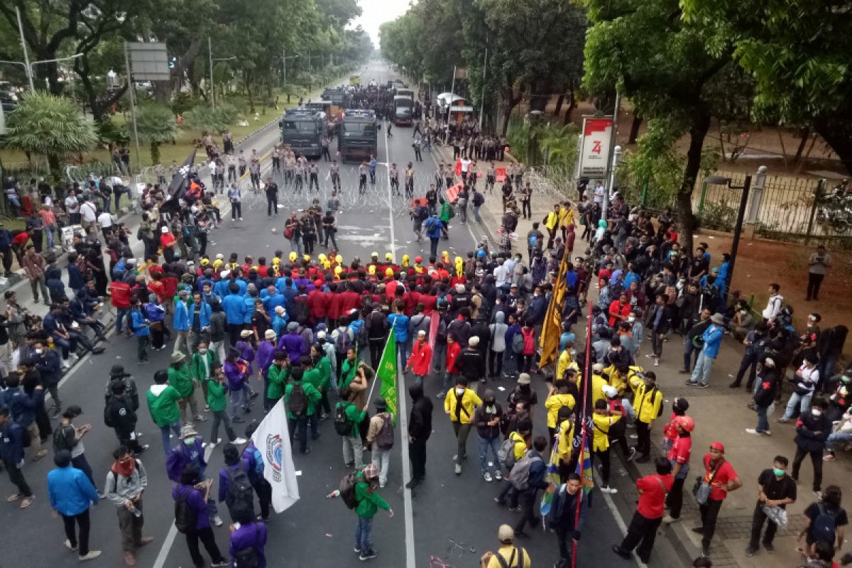 Massa Indonesia Memanggil bubarkan diri
