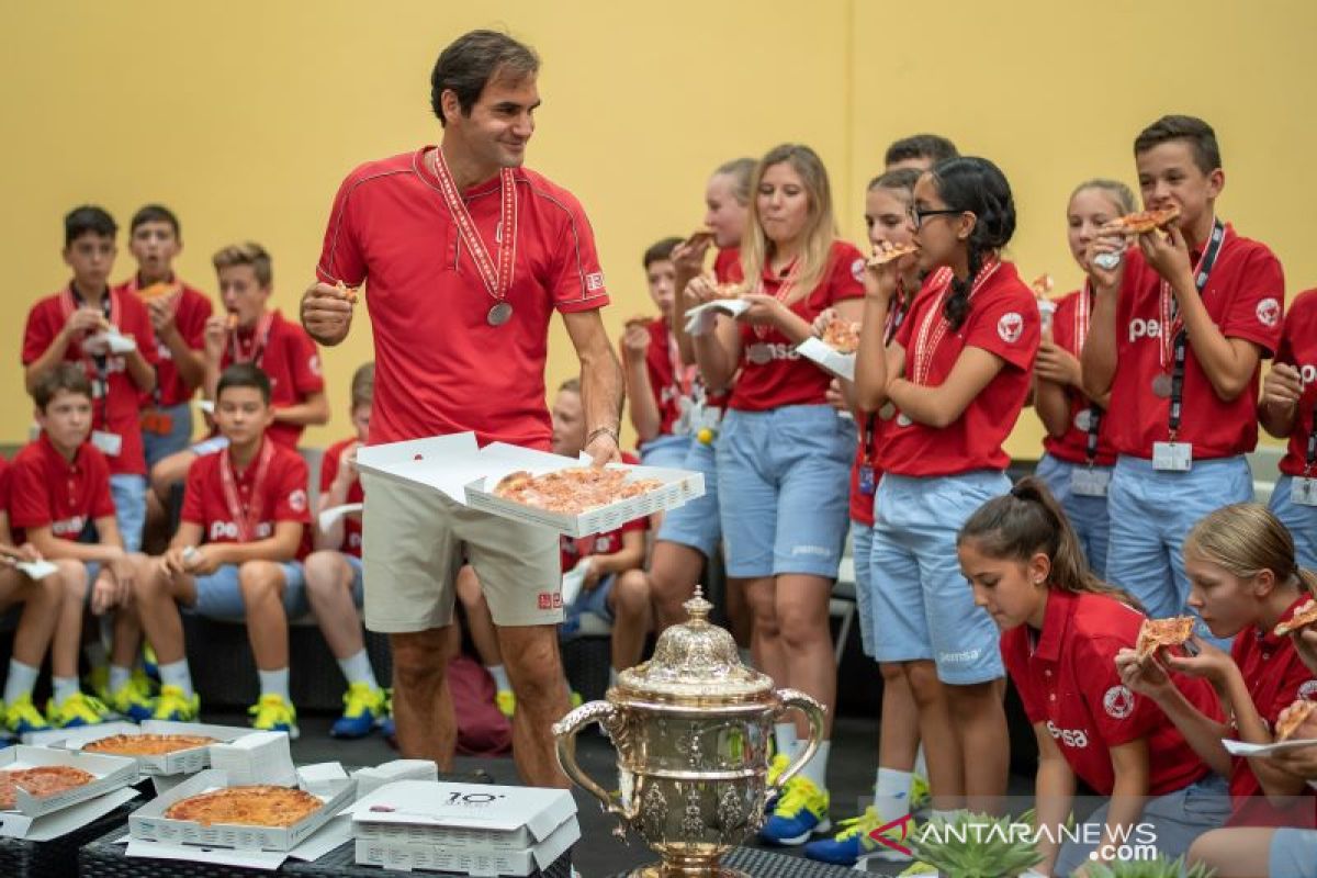 Federer raih gelar ke-103 di Basel, namun tak yakin ikuti Paris Masters