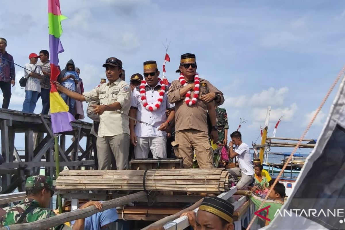 Sekda dan Ketua DPRD hadiri pesta laut di Teluk Tamiyang