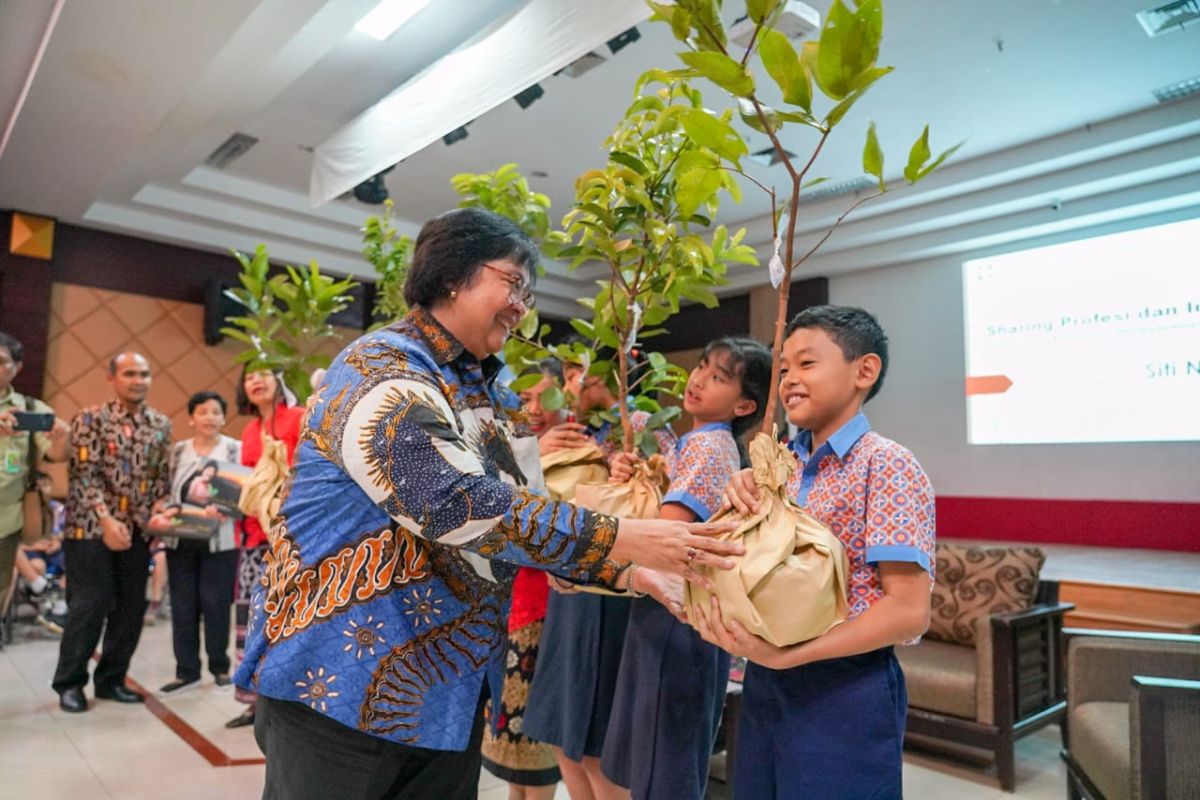 Menteri LHK ajak siswa sekolah global mandiri jaga lingkungan hidup