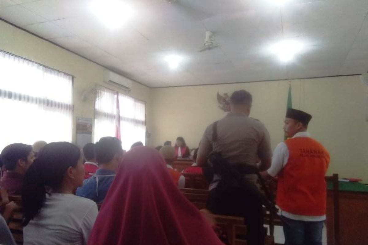 Andika dituntut setahun penjara karena curi motor Butet