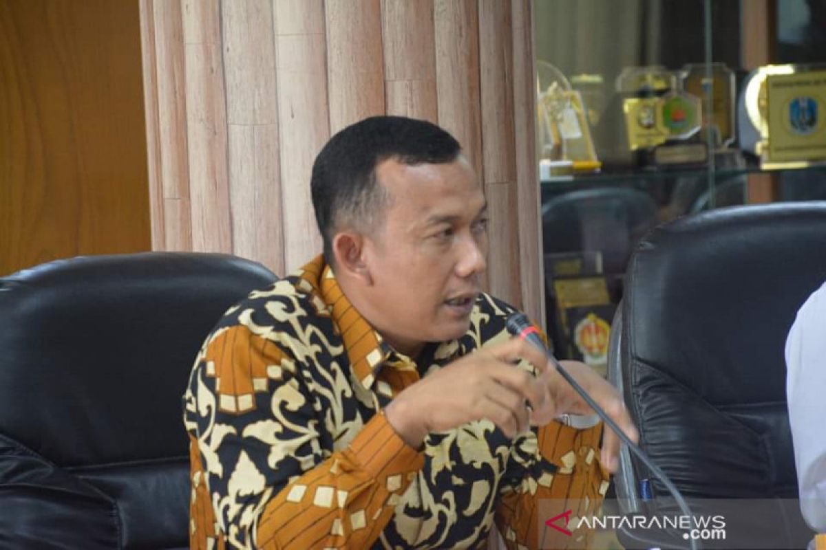 DPRD Riau pertanyakan pemprov tak cairkan bansos masjid Rp4 miliar