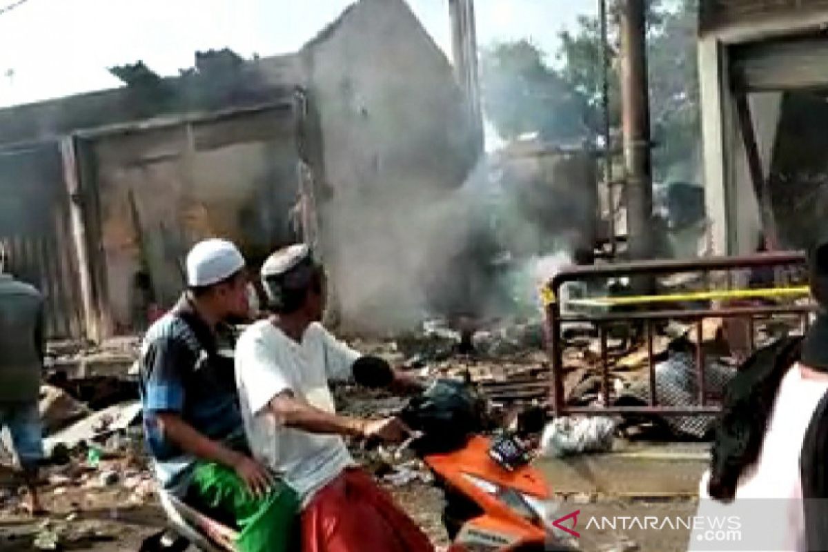 Polres Bangkalan datangkan tim Labfor ke Pasar Tanah Merah