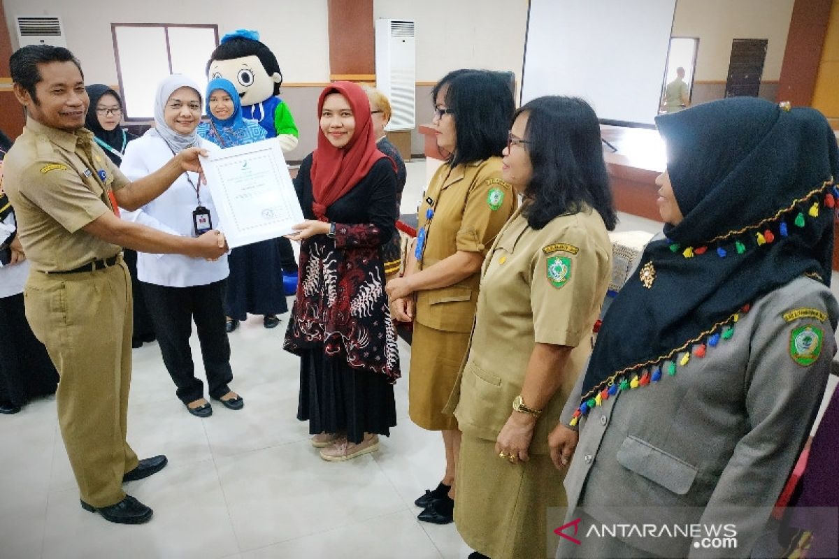 12 sekolah di Kotim diberi penghargaan keamanan pangan kantin