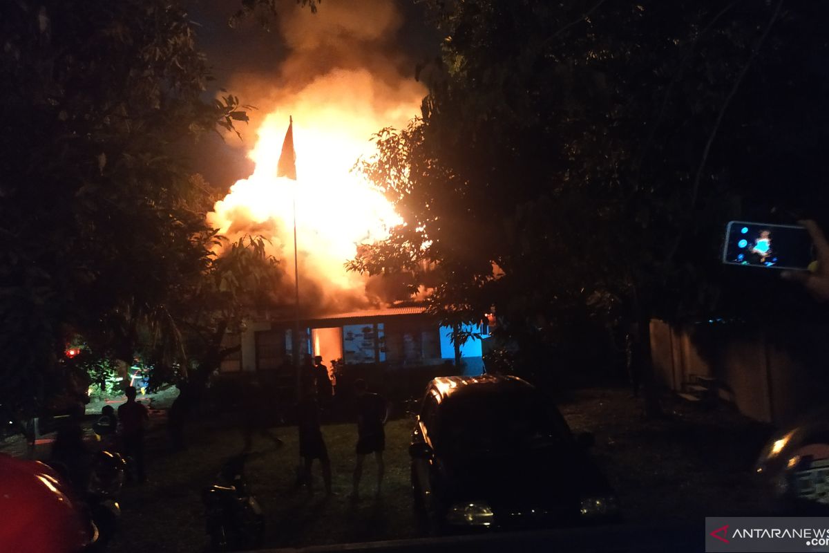 Kebakaran hanguskan satu rumah di Jalan Jenderal Sudirman