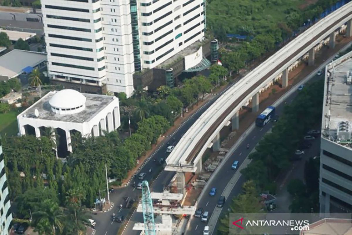 Luhut: LRT Jabodebek bakal operasi menyeluruh Juni 2021