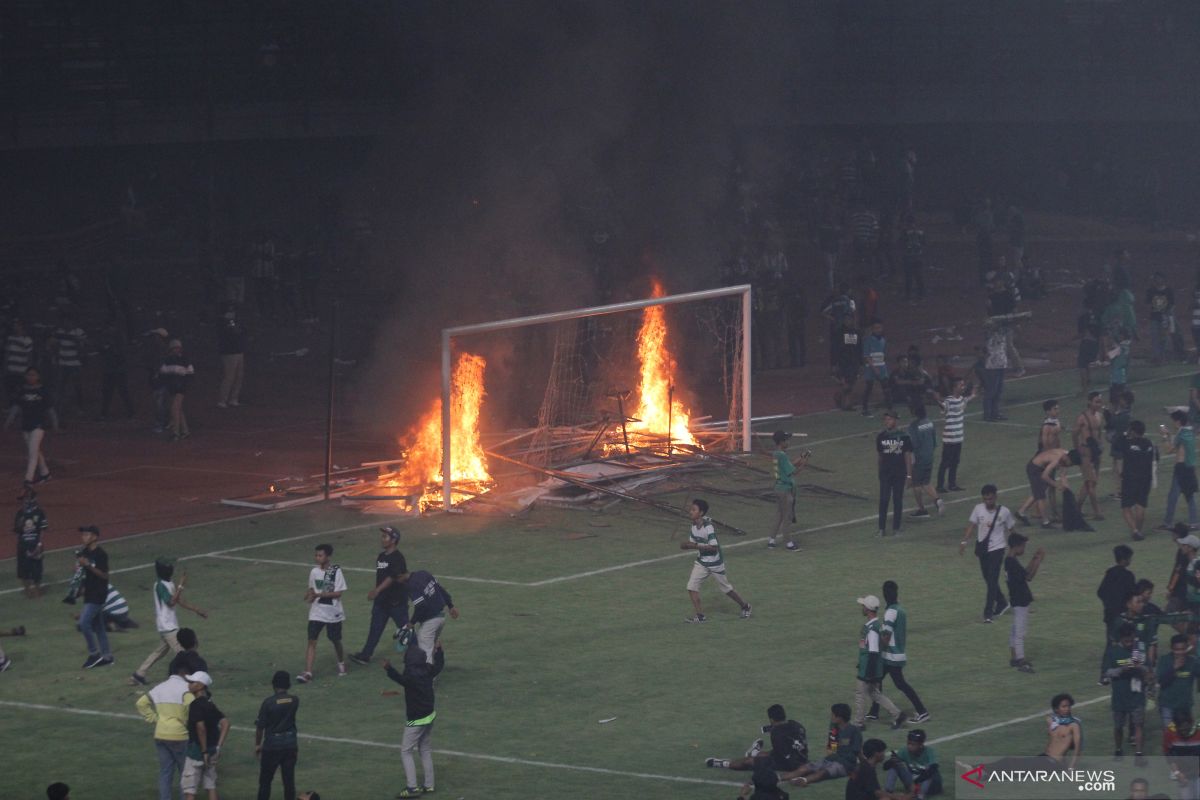 Polda Jatim usut kerusuhan suporter usai laga Persebaya vs PSS