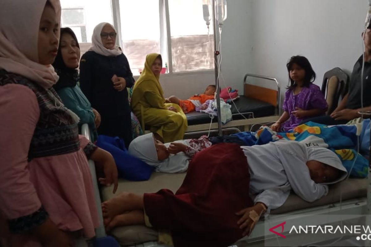 Puluhan siswa di Cianjur keracunan jajanan di sekolah