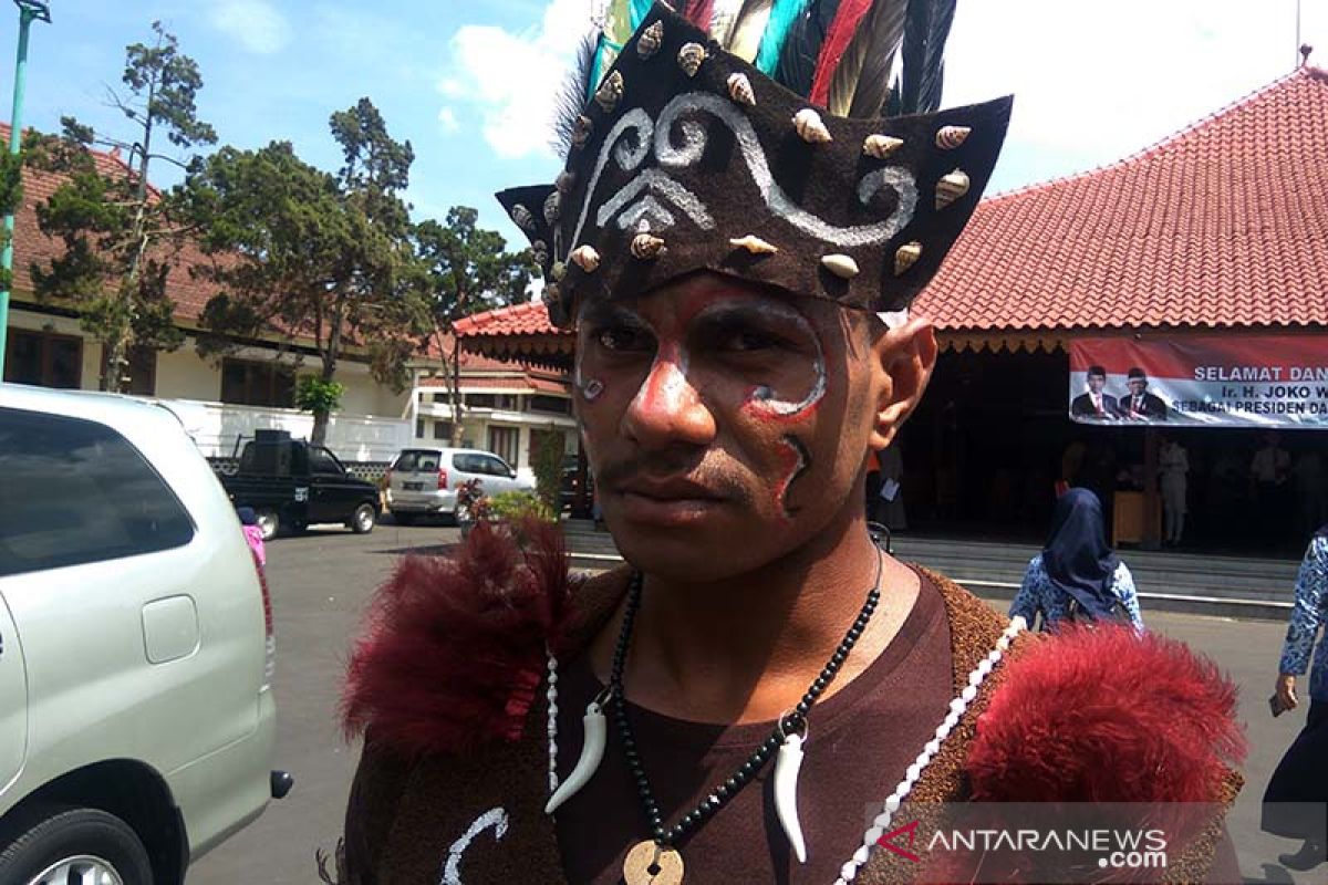Pelajar Papua mengakui Bahasa Indonesia merupakan pemersatu bangsa