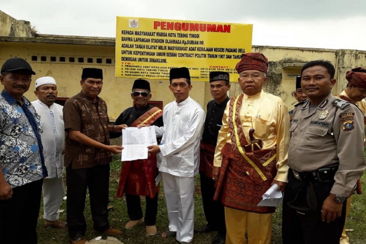 Pemangku Adat Kerajaan Padang laporkan dugaan grant sultan palsu Stadion Kampung Durian
