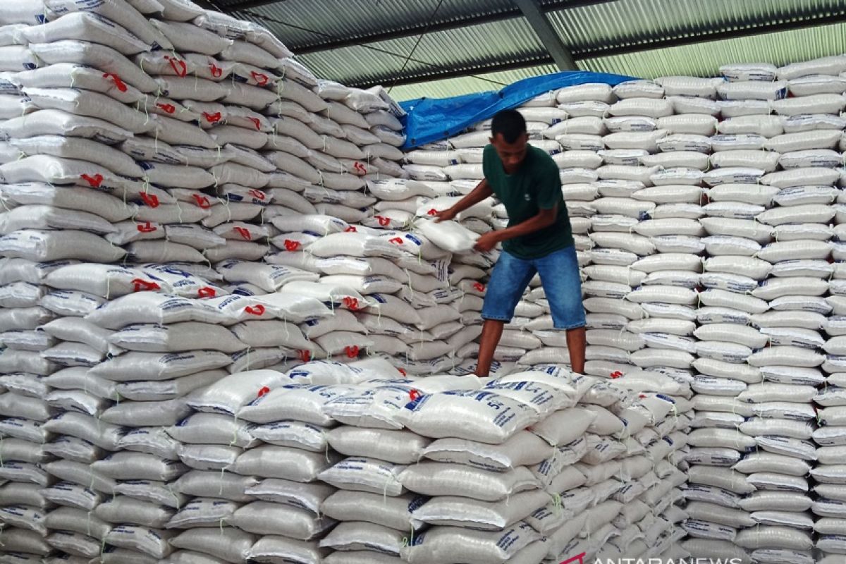 Bulog siapkan 230 ton beras untuk 46.784 penerima BPNT di barat  Aceh