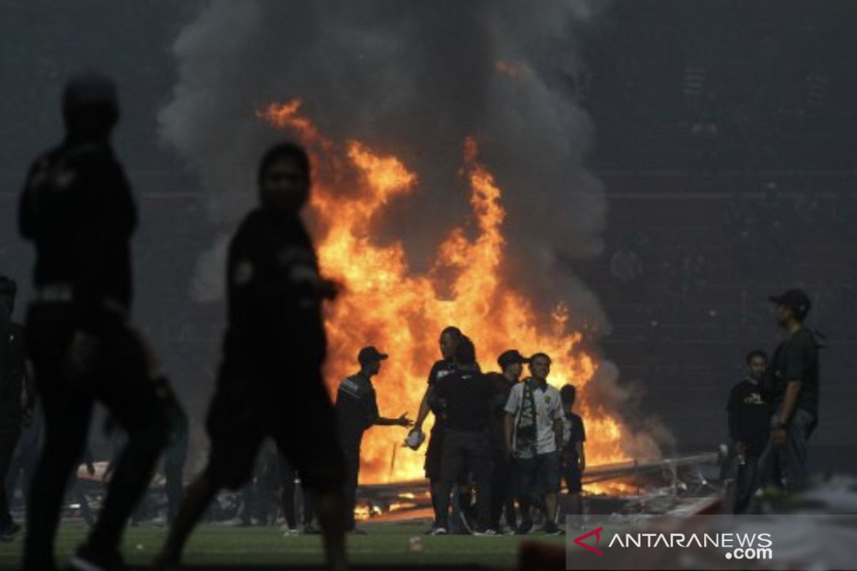 Gubernur Jatim merasa sedih atas kerusuhan di Stadion GBT