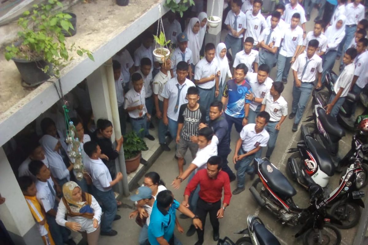 Tawuran pelajar di SMA 8 Medan, satu luka serius