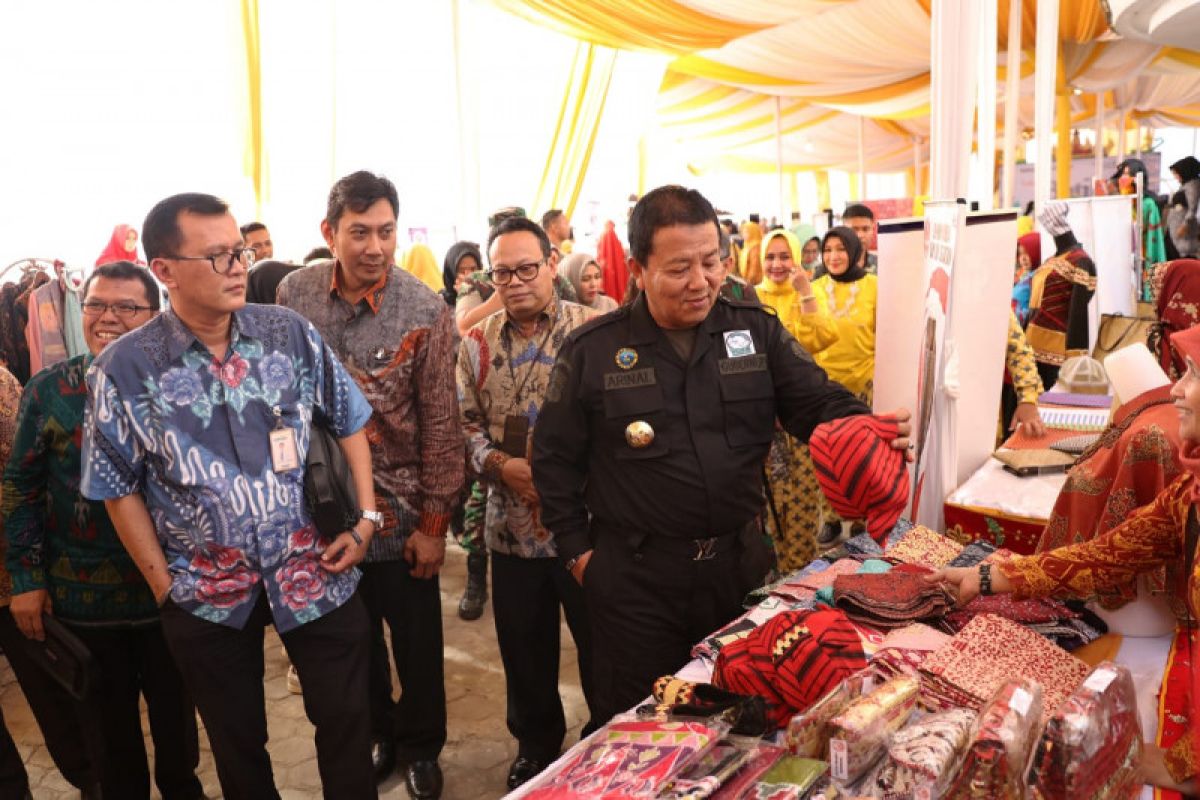 Gubernur Arinal dorong pengrajin batik Lampung ciptakan kreasi baru