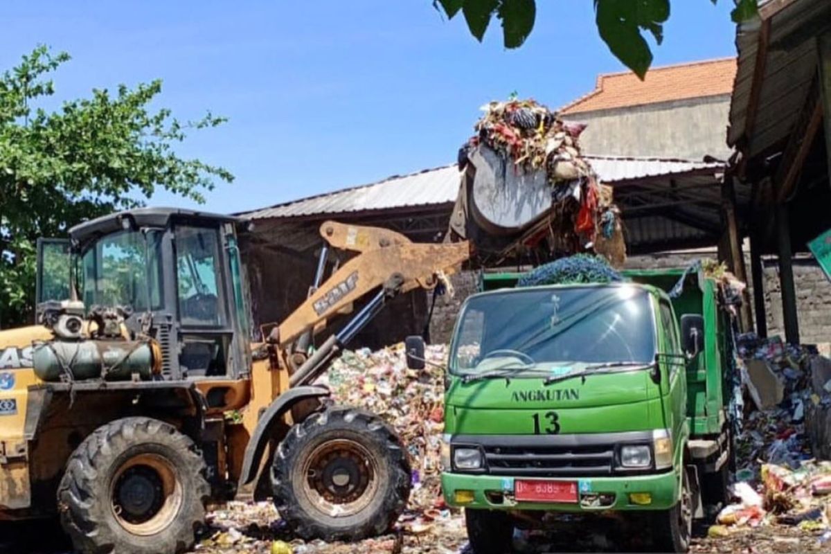 Operasional pengangkut sampah ke TPA Suwung Denpasar mulai normal