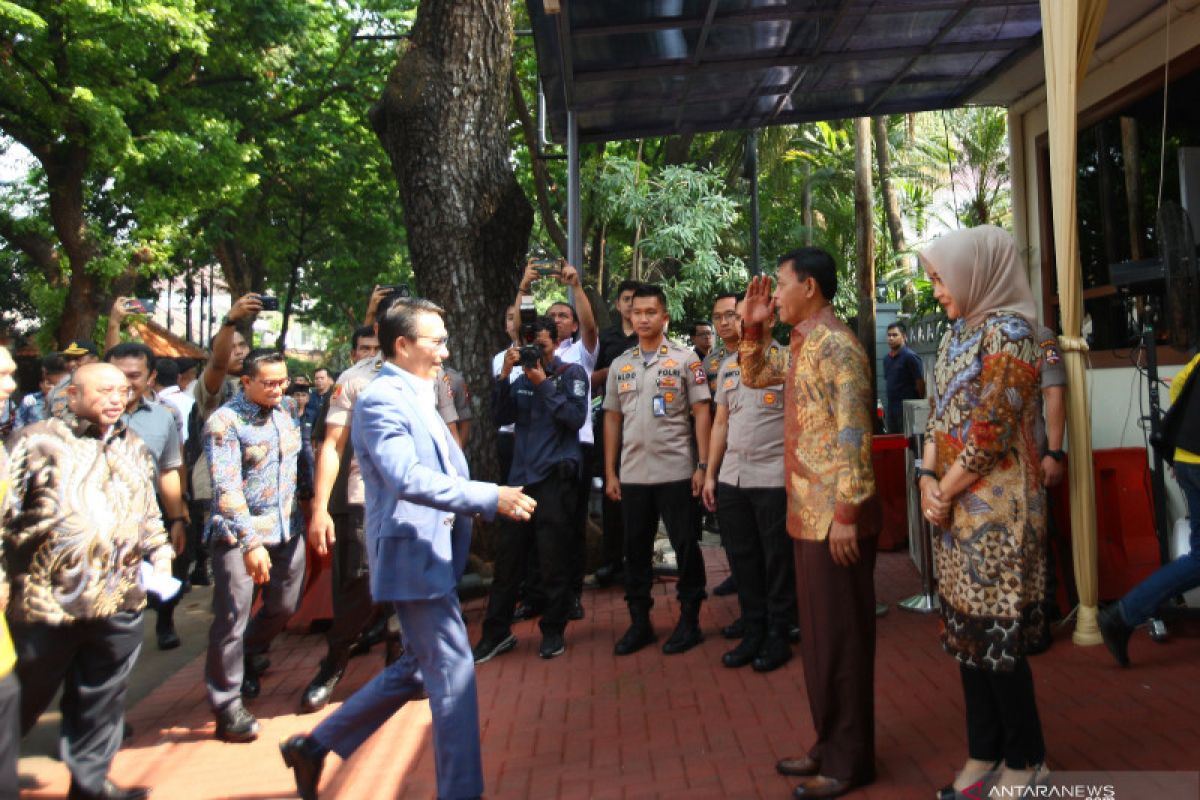 Calon Kapolri, Putra Komjen Idham: ayah disiplin dan teguh prinsip