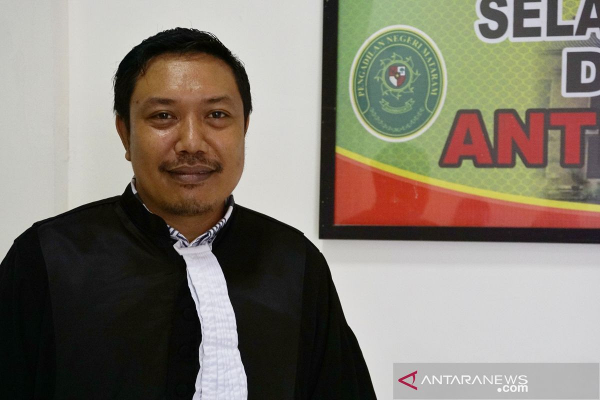 Penyidik Kejari Bima memeriksa saksi kasus korupsi Pegadaian Godo