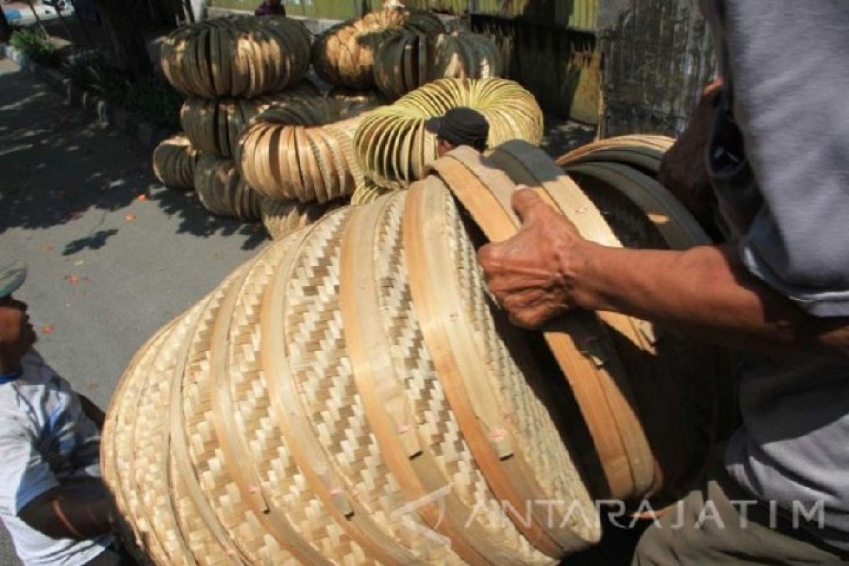 Gudang Garam dorong warga manfaatkan bambu untuk bahan kerajinan