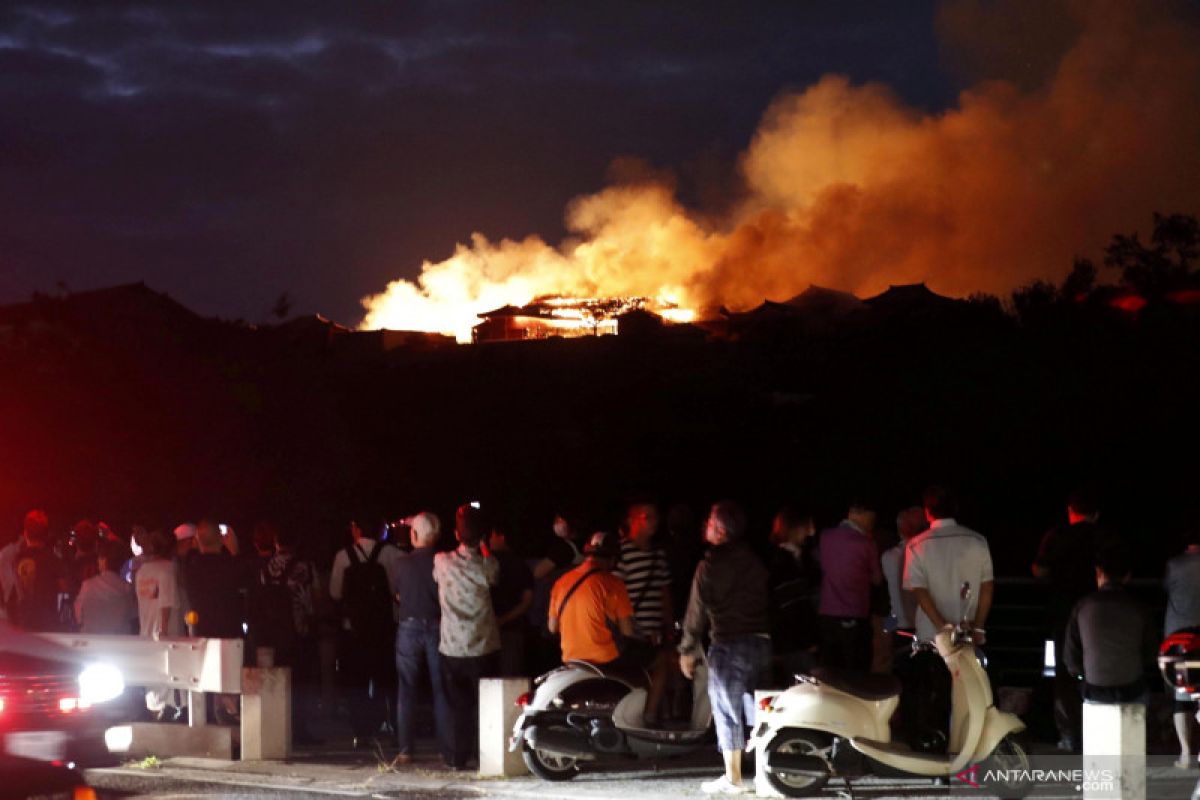 Kastil Shuri Jepang, situs Warisan Dunia di Okinawa terbakar