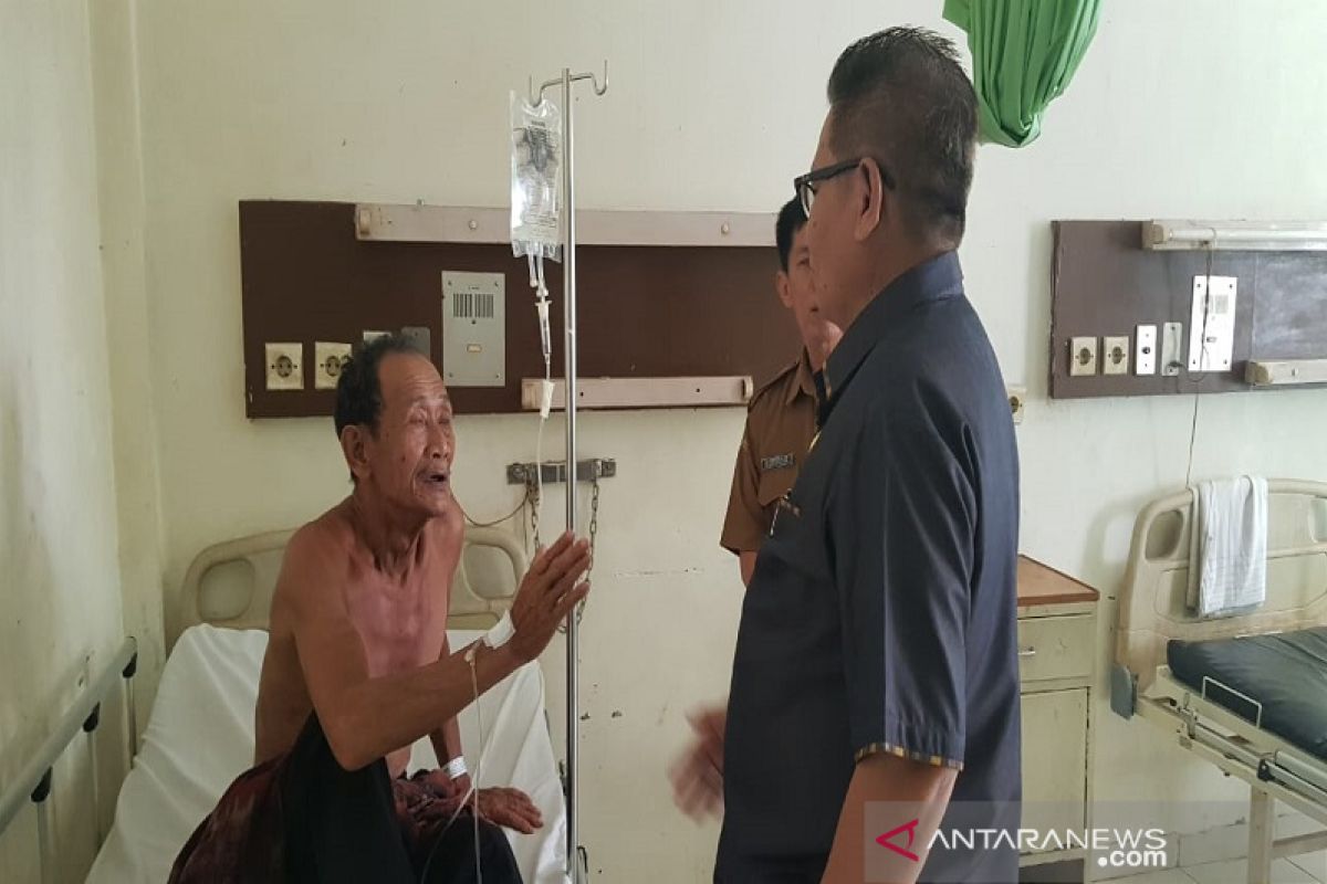 Ansharuddin - Jangan bedakan perlakuan terhadap seluruh pasien RSUD