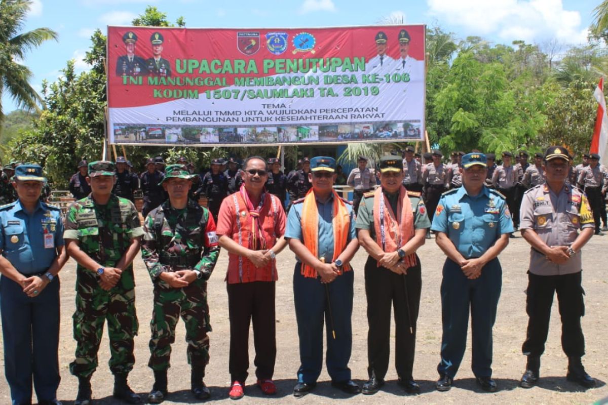 Danlantamal IX/Ambon tutup TMMD di Tanimbar Selatan