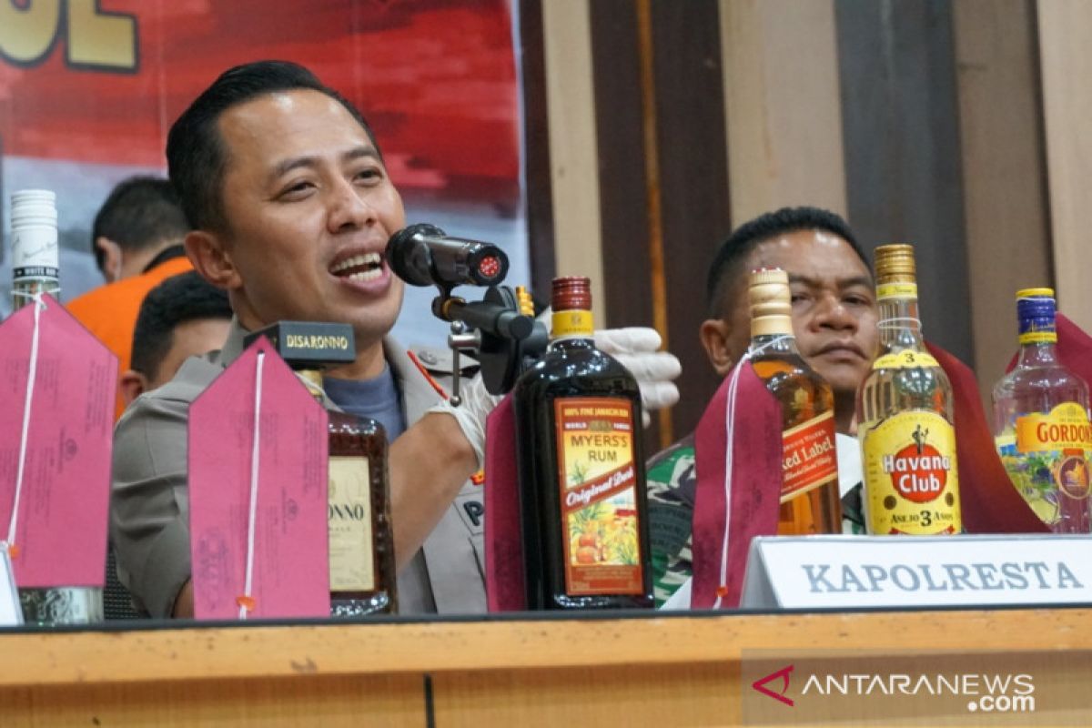 Polresta Pontianak gagalkan penyelundupan ribuan botol minuman keras