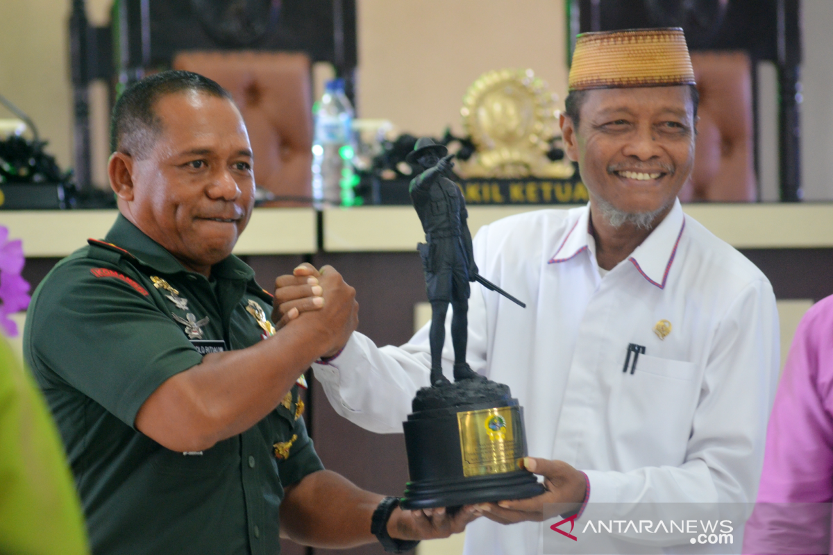 Komandan Korem 133/NW ajak DPRD berinvestasi dalam pengembangan SDM