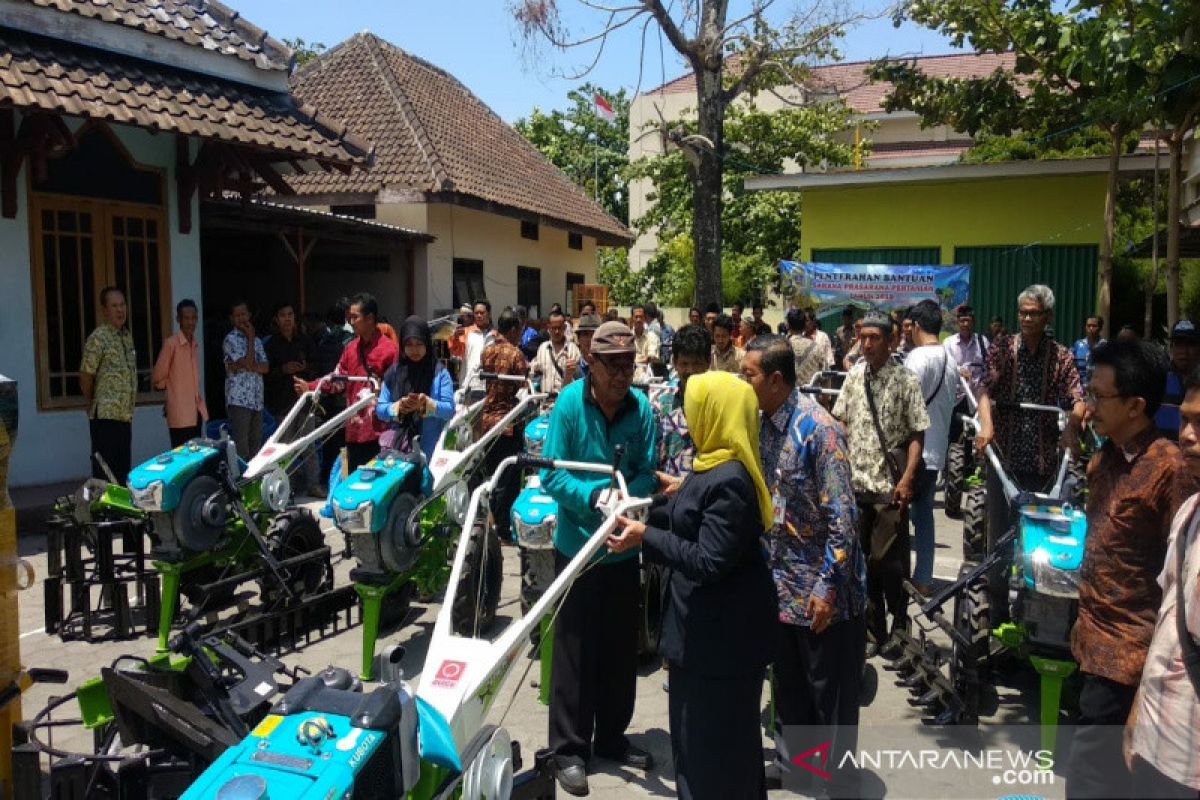 Gunung Kidul distribusikan alsintan dukung percepatan pengolahan tanah