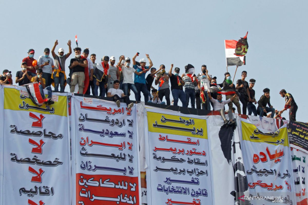 Rakyat Irak turun ke jalan buat protes terbesar sejak kejatuhan Saddam