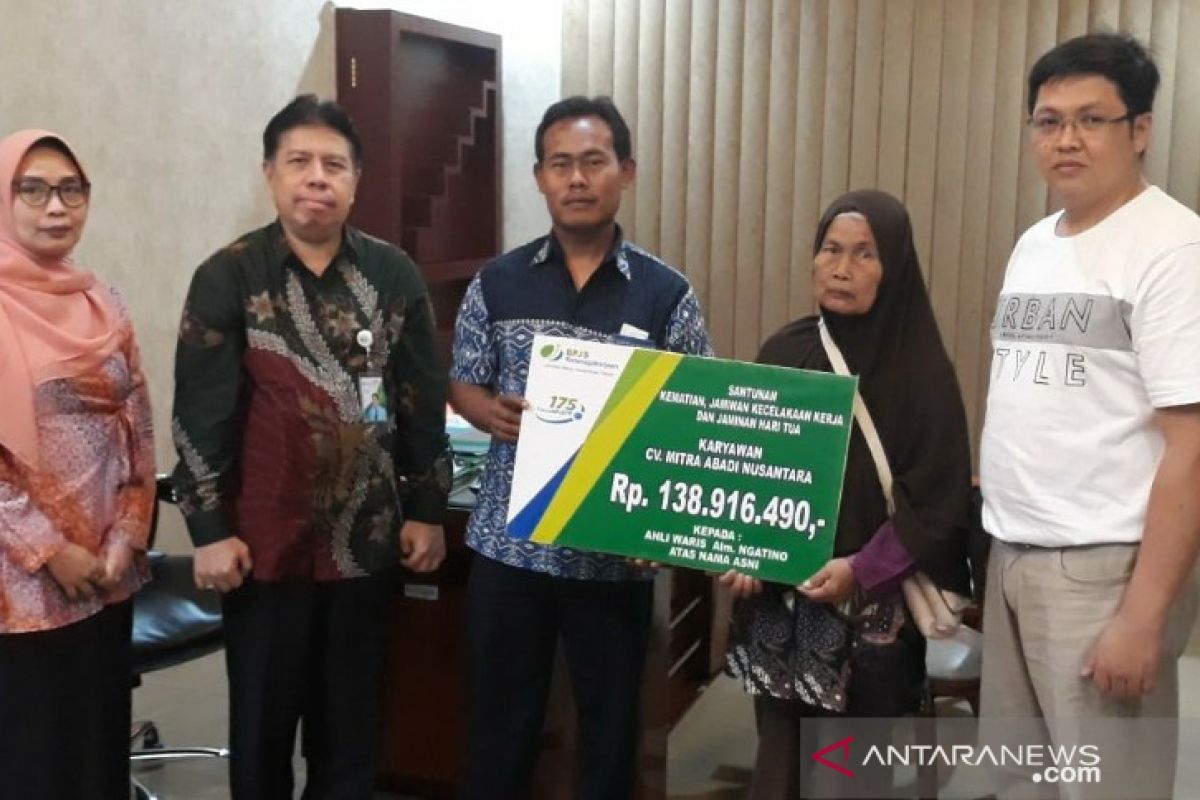 BPJAMSOSTEK Pematangsiantar bayar dua klaim JKK meninggal dunia