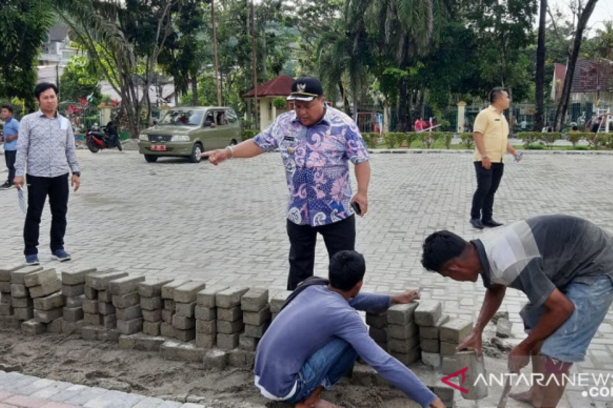 Wali Kota Sibolga cek kembali sejumlah proyek yang diperintahkan dibongkar