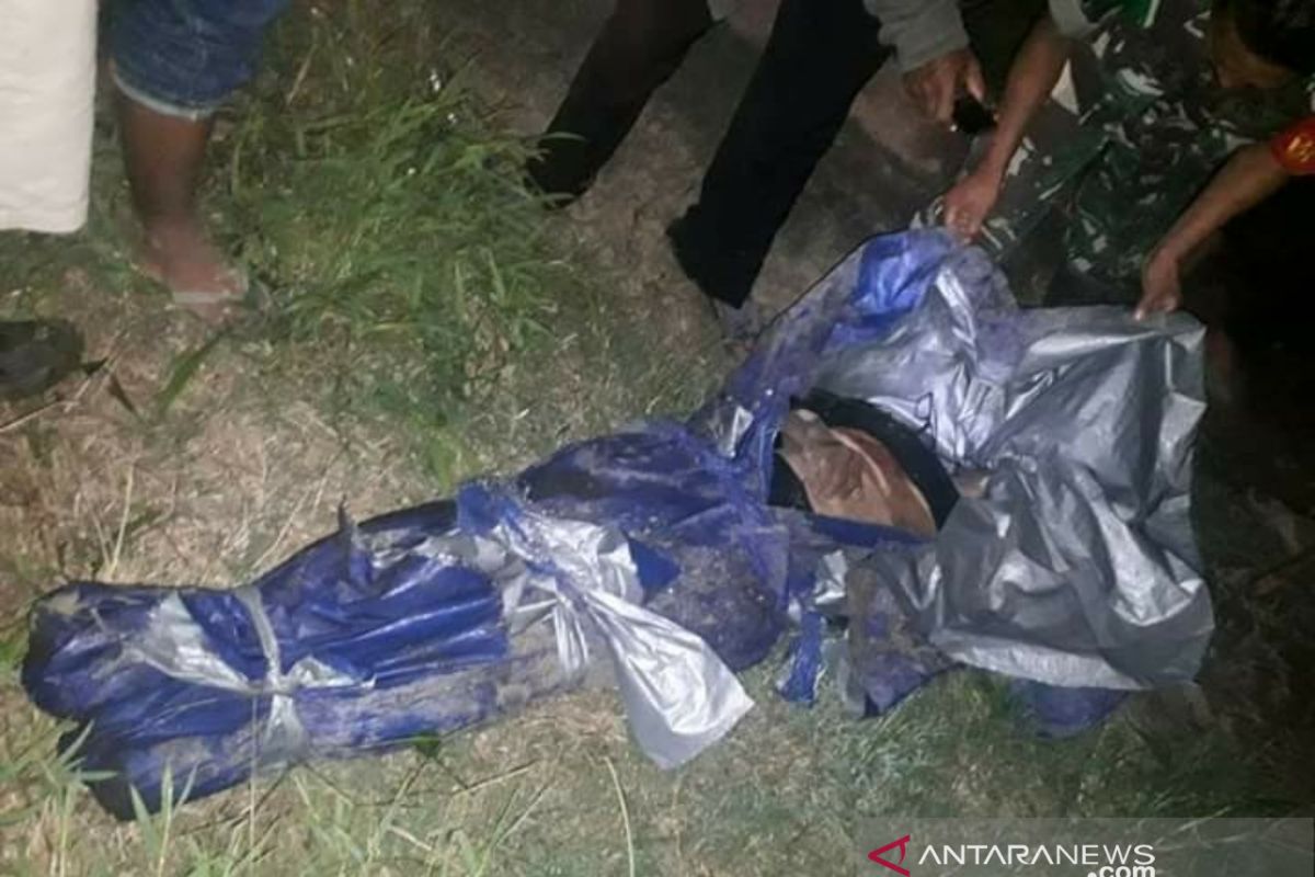 Dua pria ditemukan tewas penuh luka bacok di Labuhanbatu