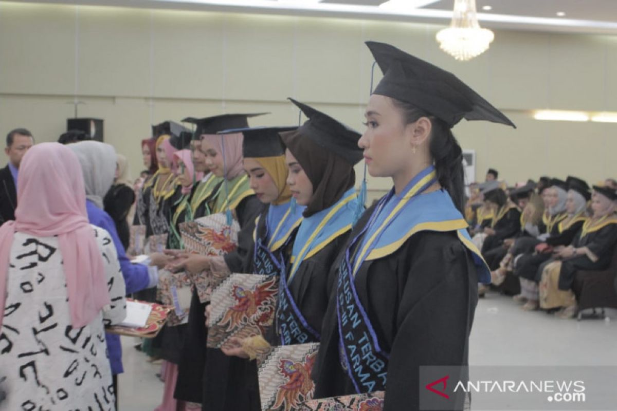 Politeknik Bina Husada Kendari wisuda 134 lulusan D3