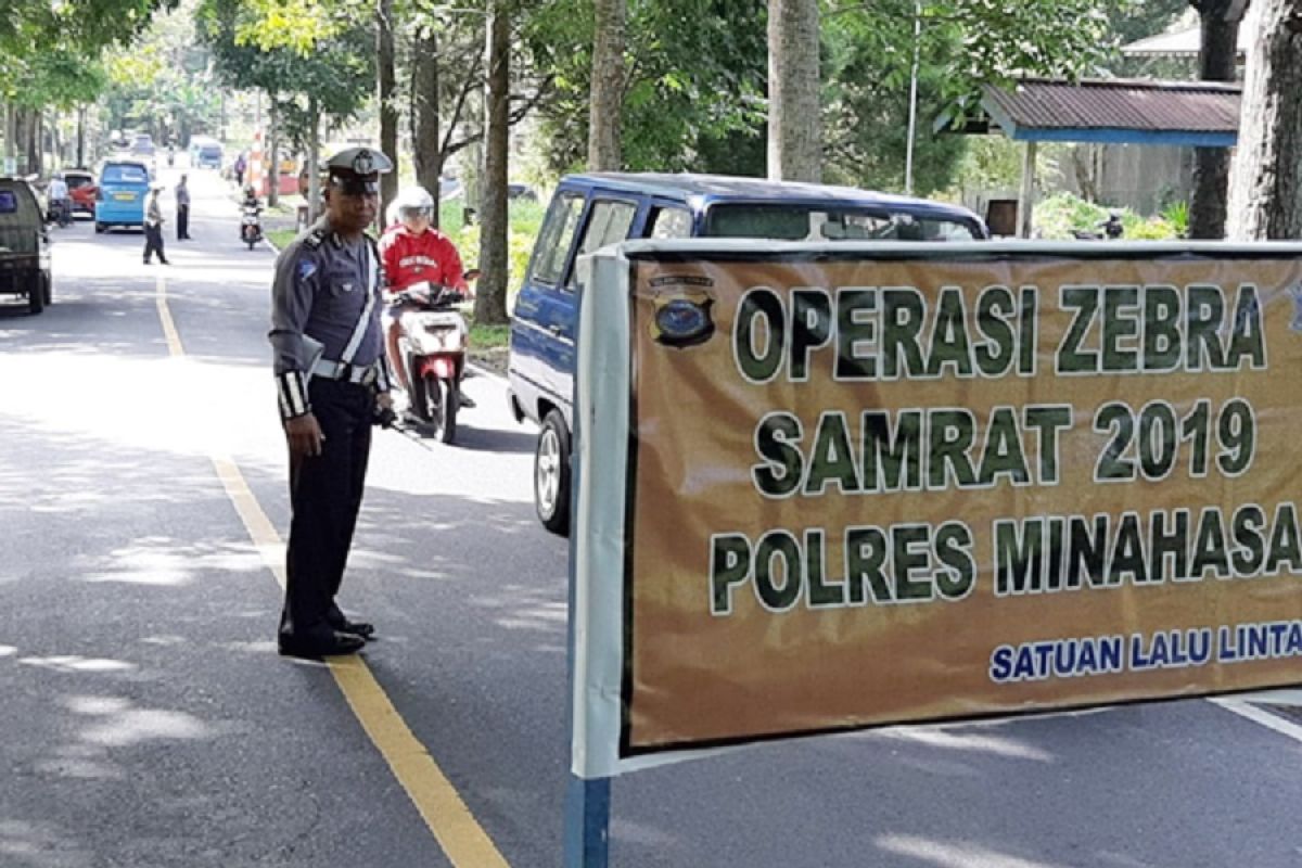 Polres Minahasa sampaikan pesan Kamtibmas di Operasi Zebra