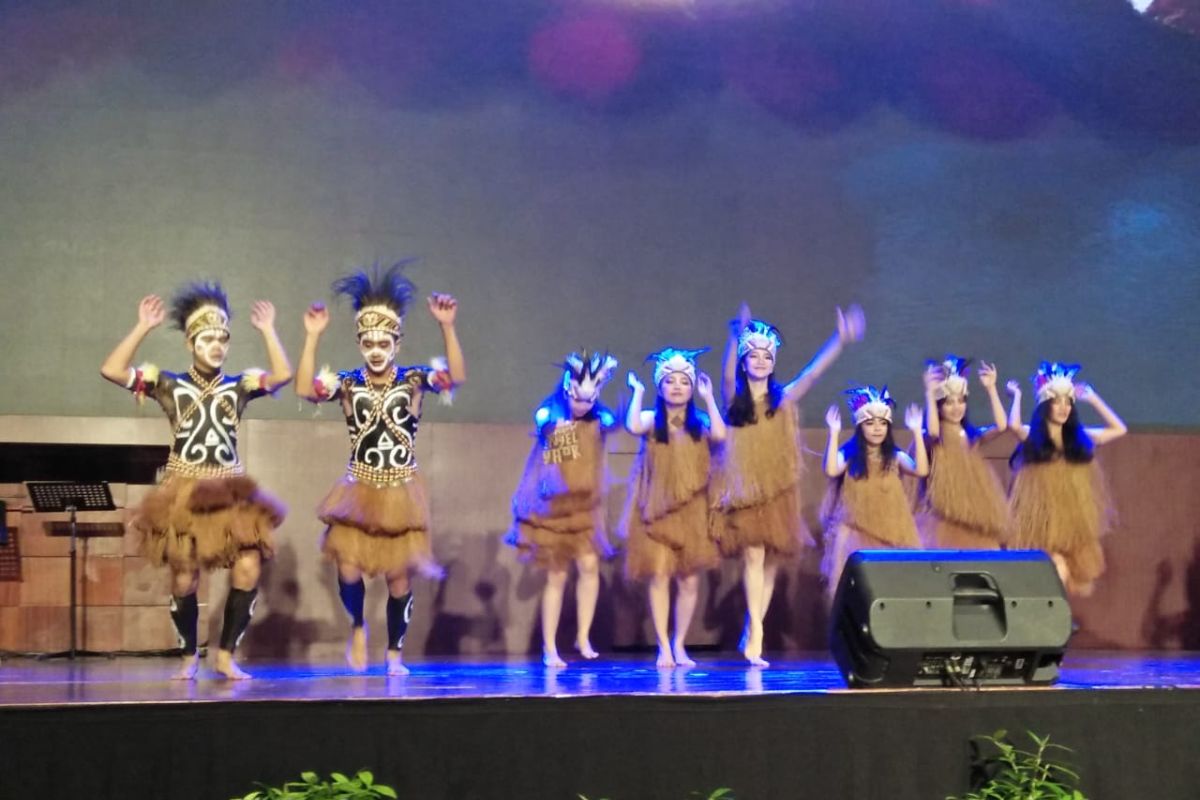 Merawat perdamaian Papua Ananda Sukarlan konser di UPH