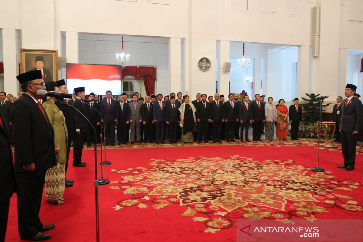 Presiden Jokowi lantik sembilan anggota Komisi Kejaksaan