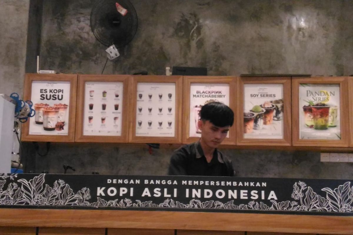 Biar Hits Kumpulnya di Kedai Kopi (Video)