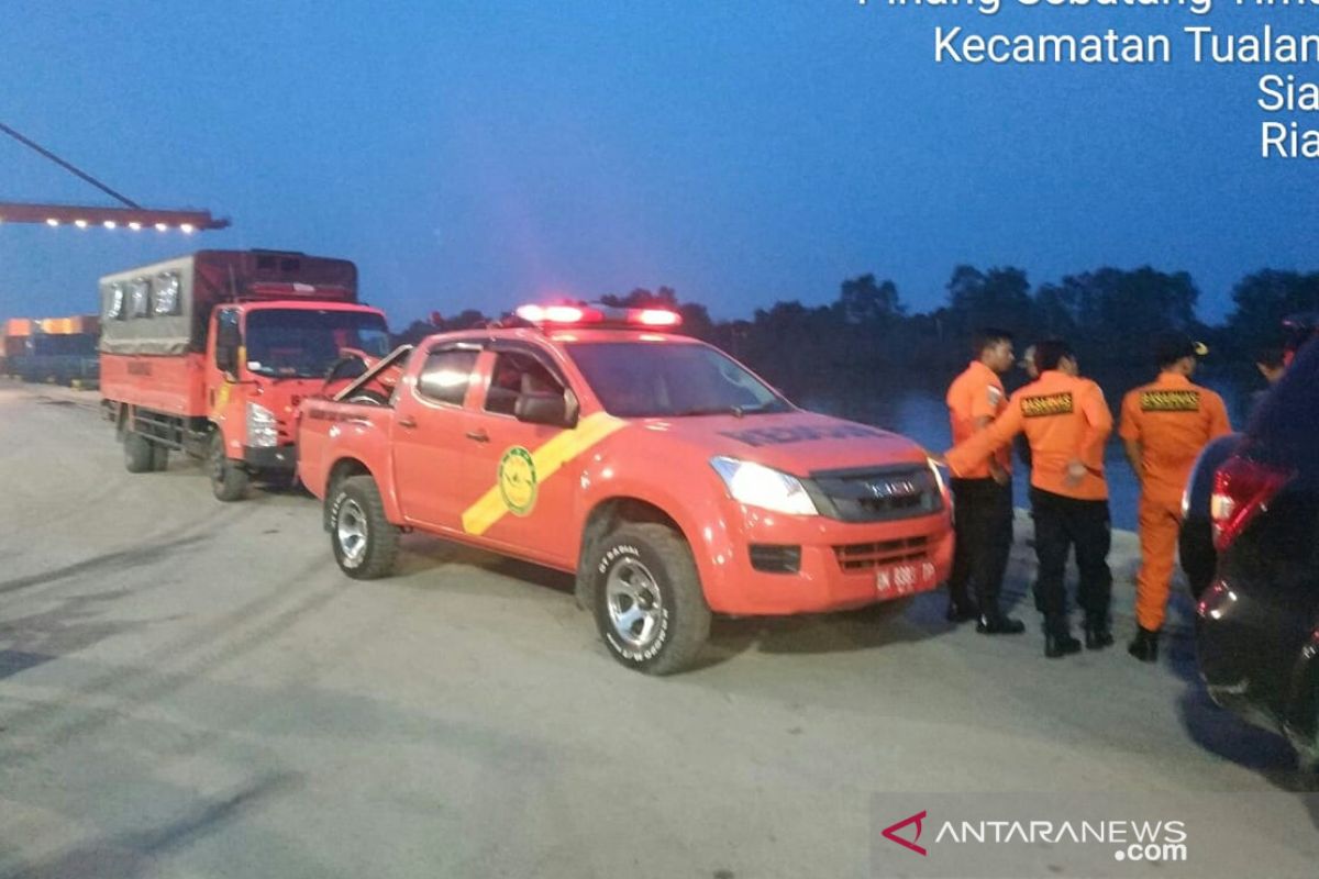 Jatuh ke Sungai Siak, juru masak kapal ini belum ditemukan