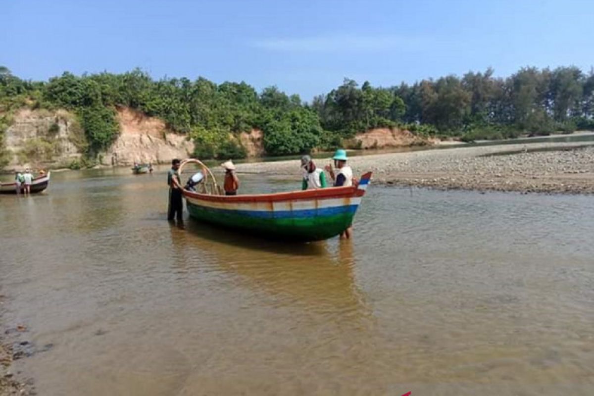 Empat muara sungai di Mukomuko alami pendangkalan