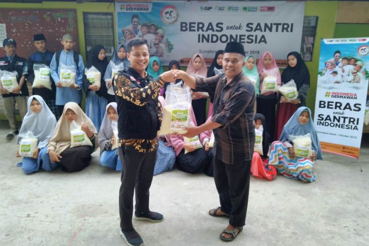 ACT bantu santri Sumbar lewat program Berisi