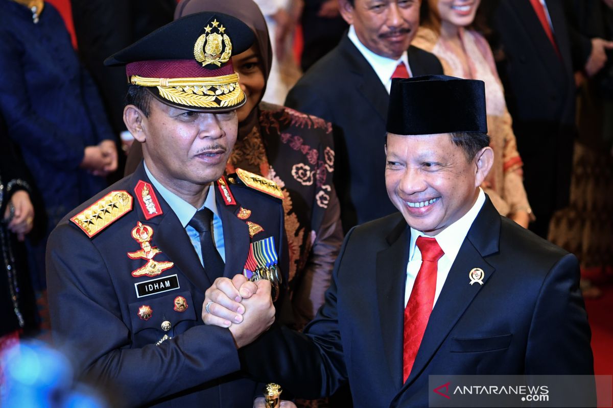 Pelarangan cadar, Tito akan bicarakan dengan Menag