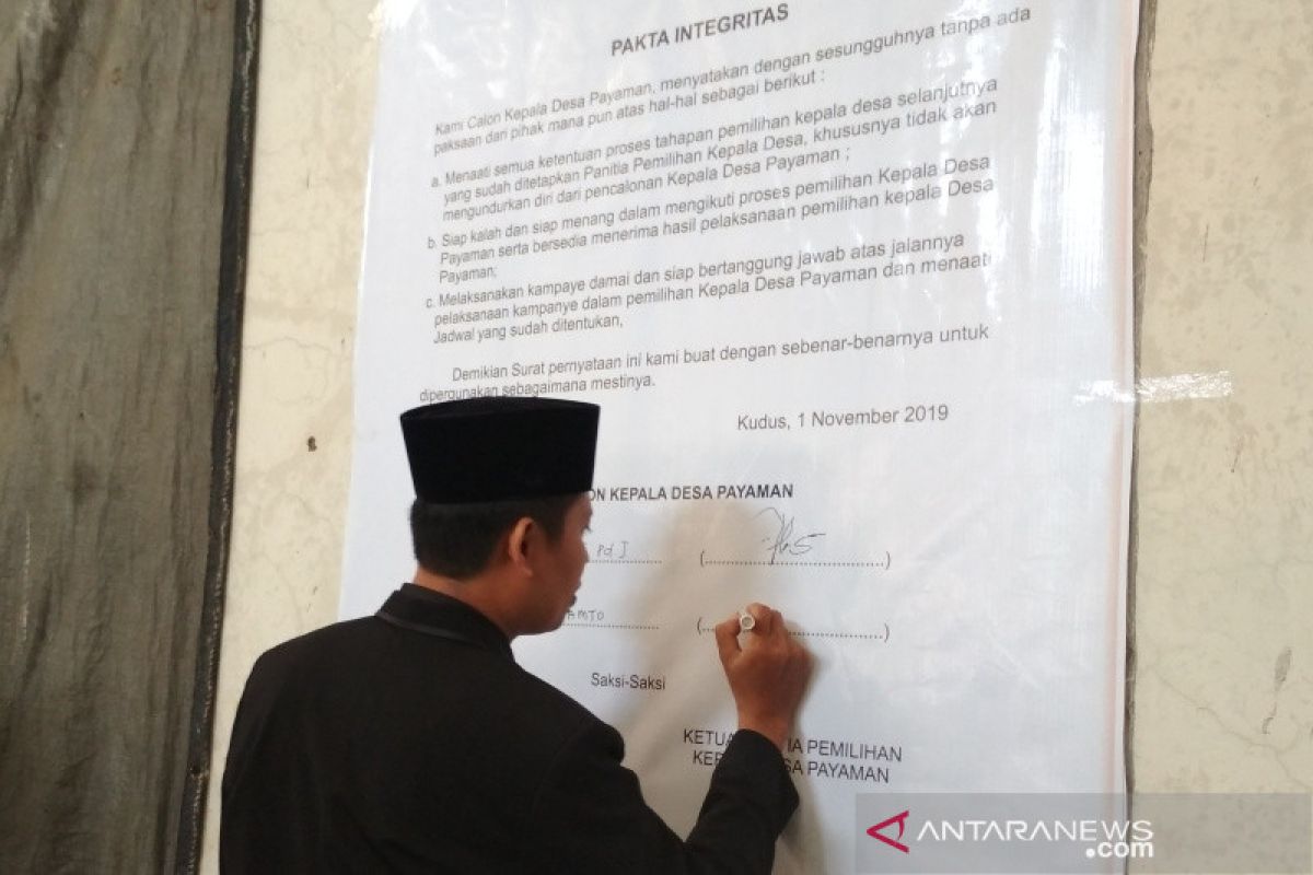 Calon kades di Kudus teken pakta integritas siap kalah