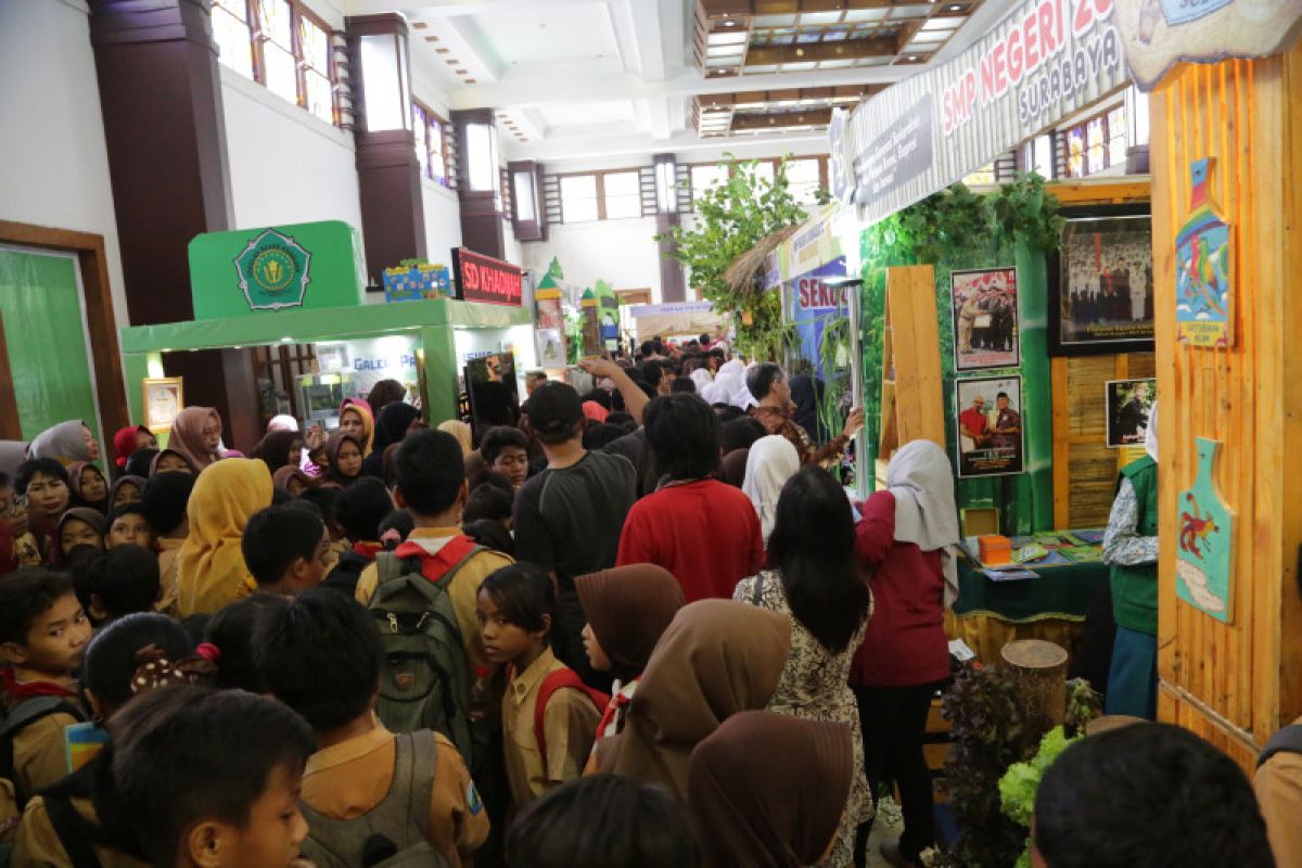 72 sekolah berprestasi ramaikan pameran pendidikan di Surabaya